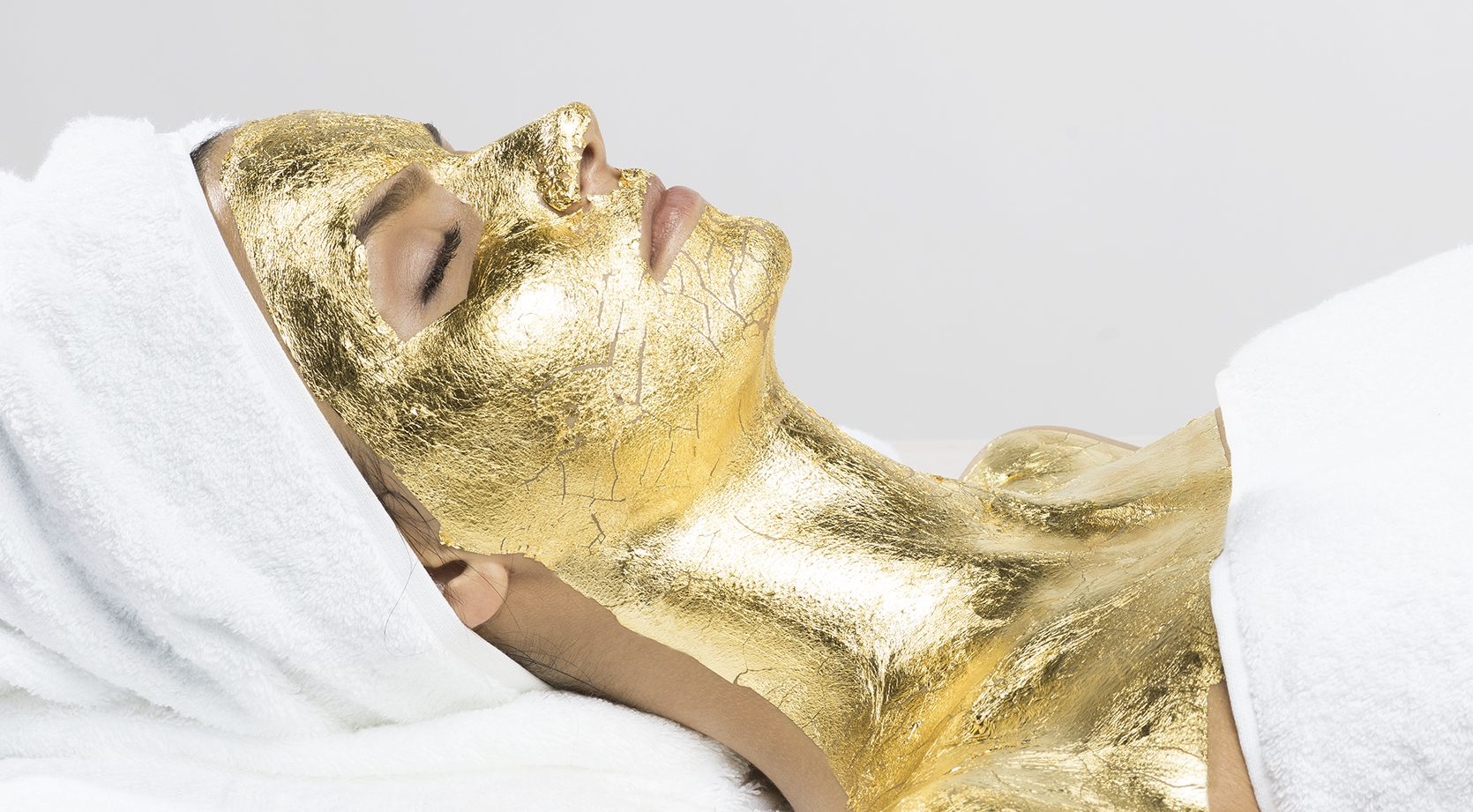 ورق طلا ۲۴ عیار سازگار با پوست