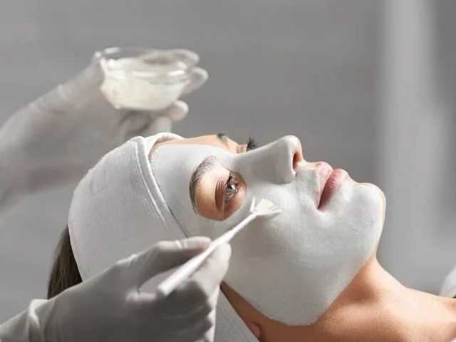 تأثیر فیشال و خدمات پوست بر بازدهی محصولات مراقبت پوستی و روتین پوست